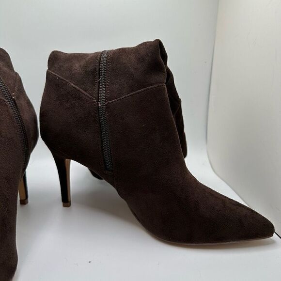 CUSHIONAIRE Women's scrunch heel boot with +Memory Foam 8 BROWN - Picture 6 of 7